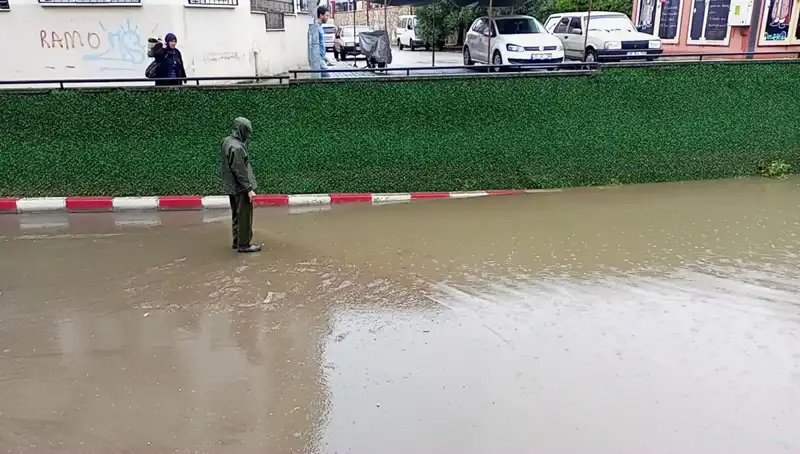 Aydın’da Sağanak Yağışlar Hayatı Olumsuz Etkiliyor: Alt Geçitler Su İçinde Kaldı